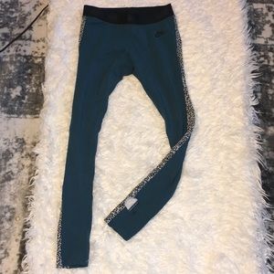 Nike Leggings- Stirrup Pants